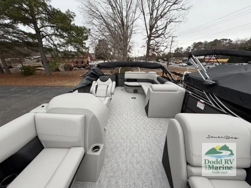 Slide: The Image of LE Series 224CR 2026 - 8