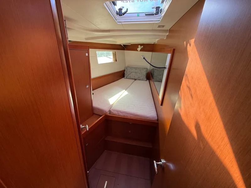Slide: The Image of Beneteau Oceanis 48 2016 - 32