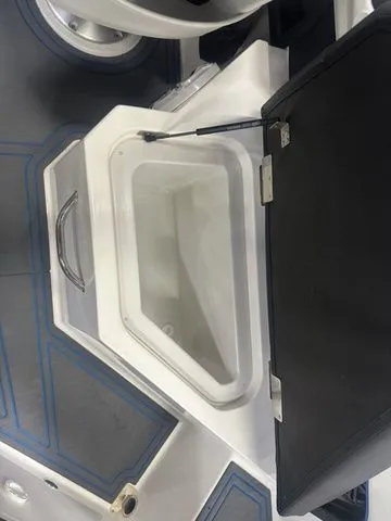 Slide: The Image of Cobalt R4 Surf 2026 - 10