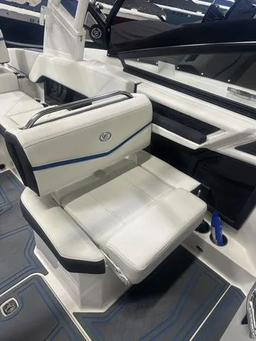 Slide: The Image of Cobalt R4 Surf 2026 - 9