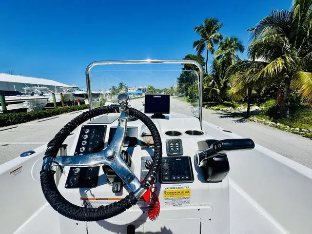 Slide: The Image of Sea Pro 172 Bay 2022 - 8