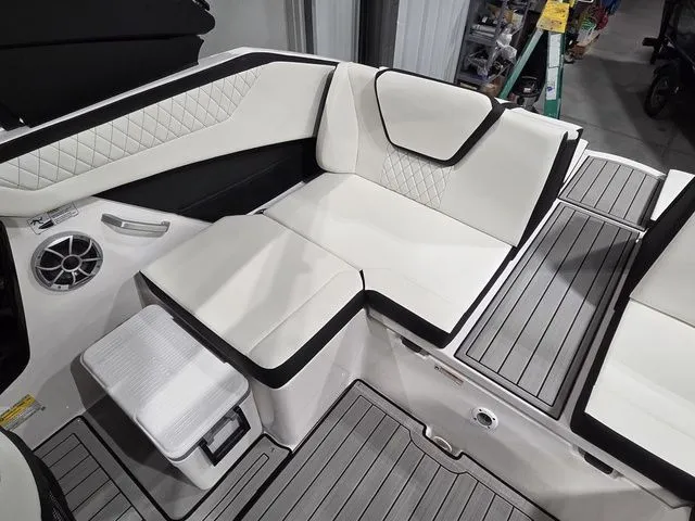 Slide: The Image of Yamaha 222S 2026 - 10