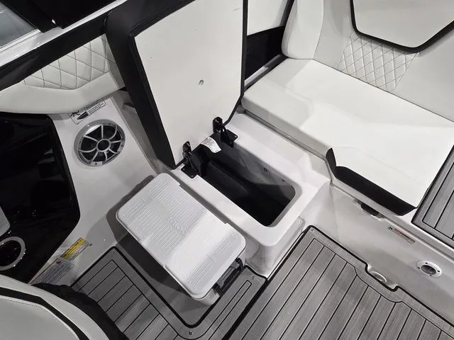 Slide: The Image of Yamaha 222S 2026 - 14