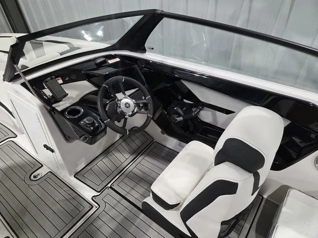 Slide: The Image of Yamaha 222S 2026 - 18