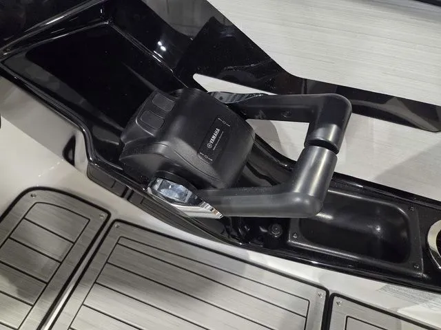 Slide: The Image of Yamaha 222S 2026 - 21