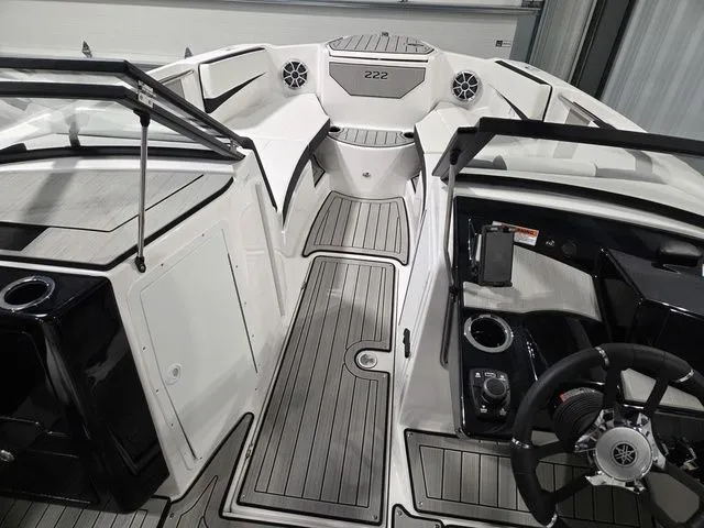 Slide: The Image of Yamaha 222S 2026 - 22