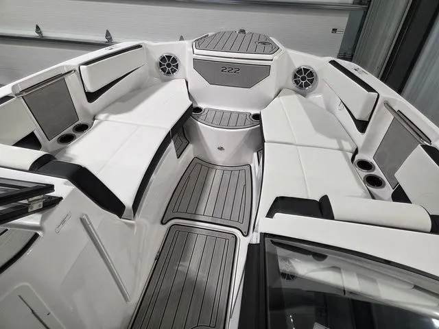 Slide: The Image of Yamaha 222S 2026 - 25