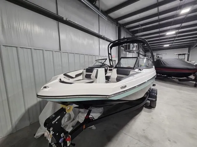 Slide: The Image of Yamaha AR195 2026 - 3