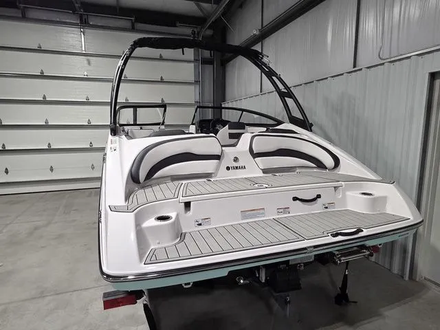 Slide: The Image of Yamaha AR195 2026 - 4