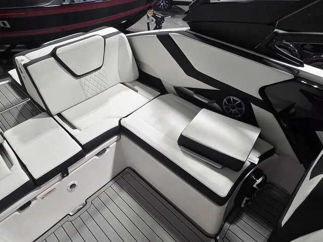 Slide: The Image of Yamaha 252S 2026 - 13