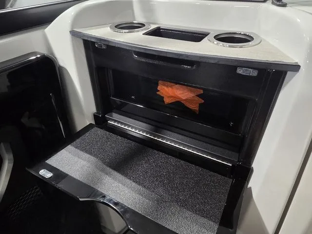 Slide: The Image of Yamaha 252S 2026 - 18