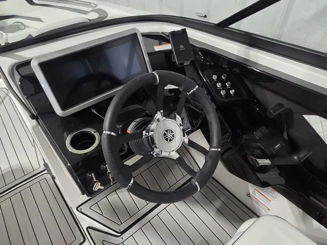 Slide: The Image of Yamaha 252S 2026 - 20