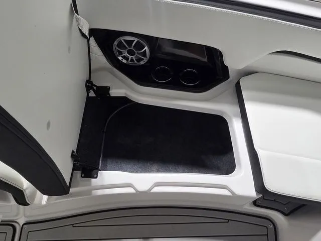 Slide: The Image of Yamaha 252S 2026 - 26