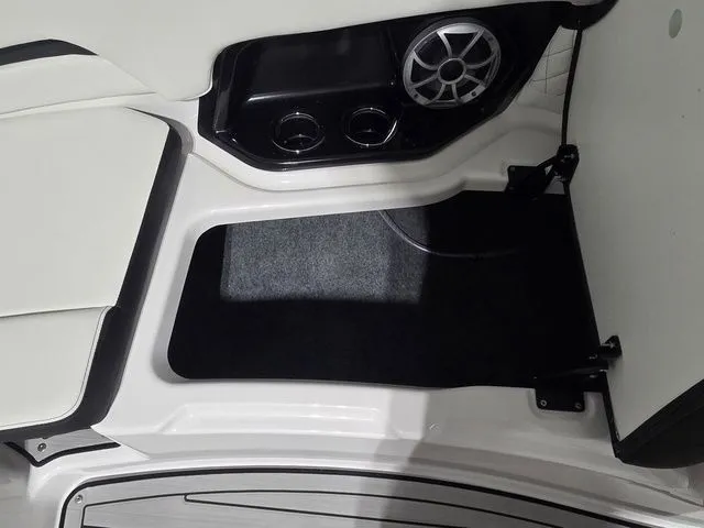 Slide: The Image of Yamaha 252S 2026 - 27