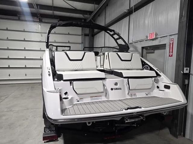 Slide: The Image of Yamaha 252S 2026 - 4