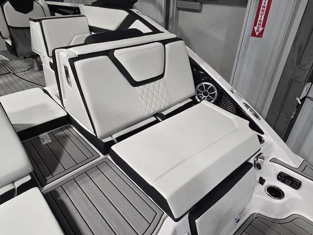 Slide: The Image of Yamaha 252S 2026 - 7