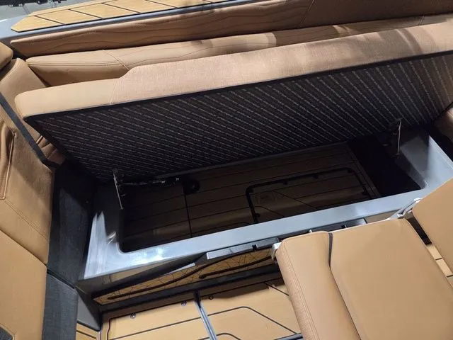 Slide: The Image of Nautique Super Air Nautique G25 2026 - 11