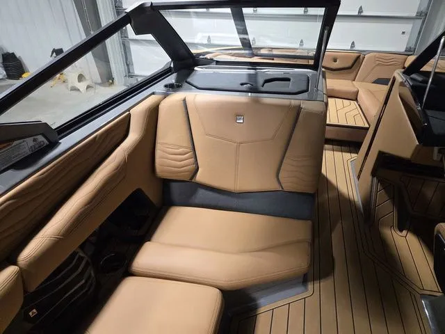 Slide: The Image of Nautique Super Air Nautique G25 2026 - 14