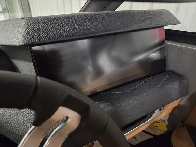 Slide: The Image of Nautique Super Air Nautique G25 2026 - 18