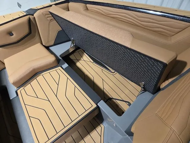 Slide: The Image of Nautique Super Air Nautique G25 2026 - 22