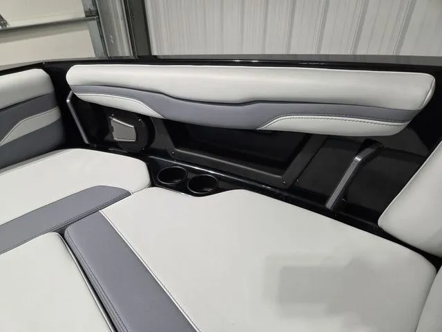 Slide: The Image of Axis T220 2026 - 24