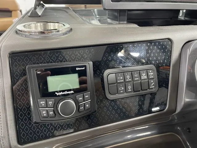 Slide: The Image of Bennington M L-Bench 22 ML 2026 - 17