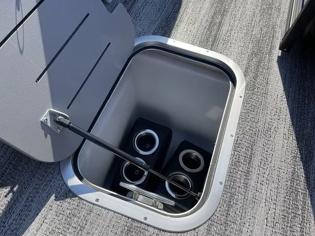 Slide: The Image of Bennington Q Swingback 27 QSBWAT2 2026 - 28