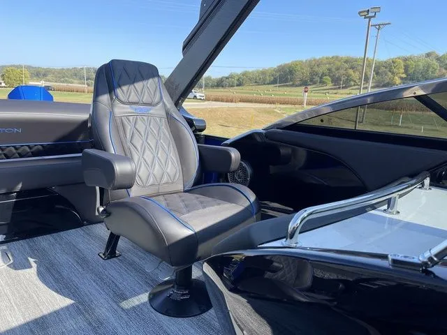 Slide: The Image of Bennington Q Swingback 27 QSBWAT2 2026 - 30