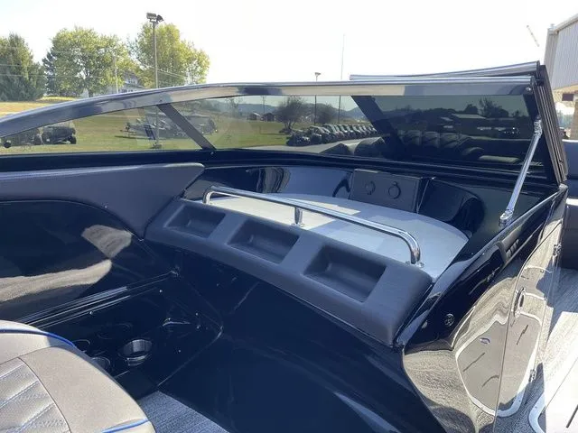 Slide: The Image of Bennington Q Swingback 27 QSBWAT2 2026 - 32