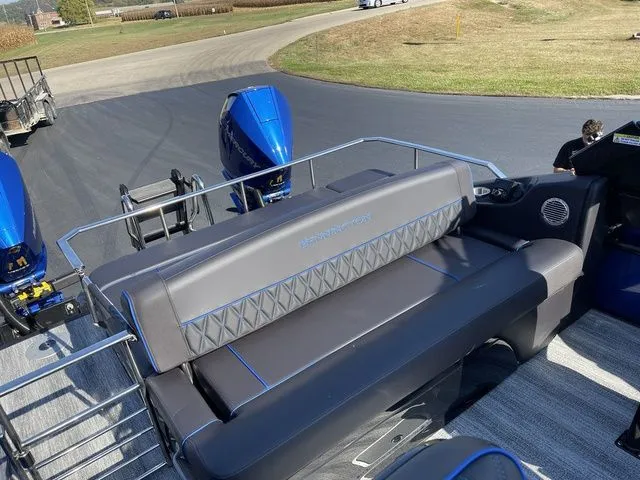 Slide: The Image of Bennington Q Swingback 27 QSBWAT2 2026 - 40