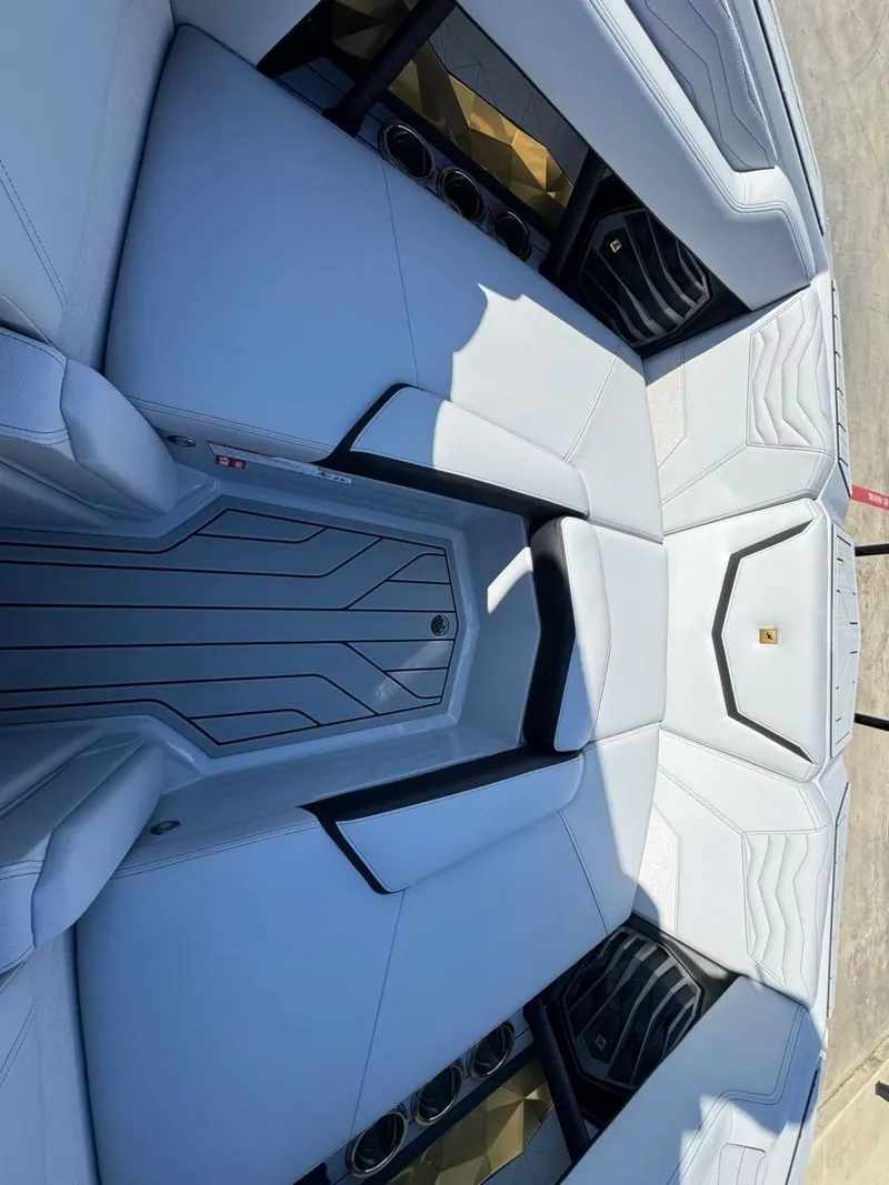 Slide: The Image of Nautique G23 2026 - 19