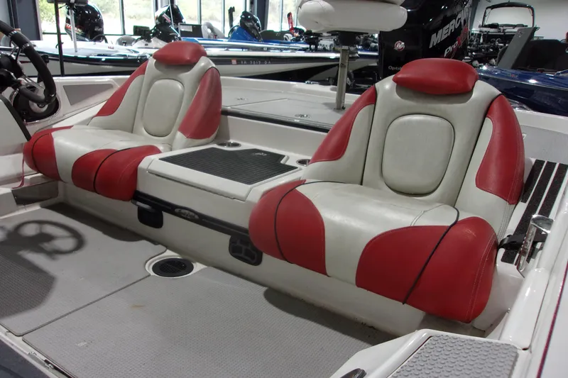Slide: The Image of 2017 Ranger Z518 Intracoastal boat interior with red and white seating. - 10