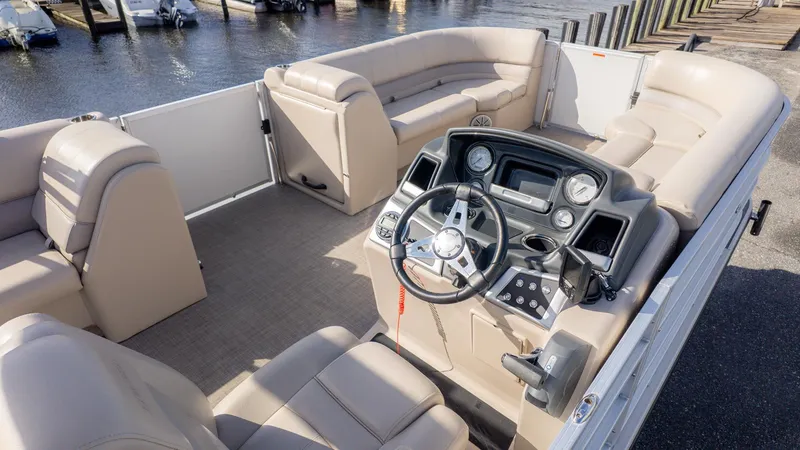 Slide: The Image of Ranger Reata Pontoon 200C 2018 - 14