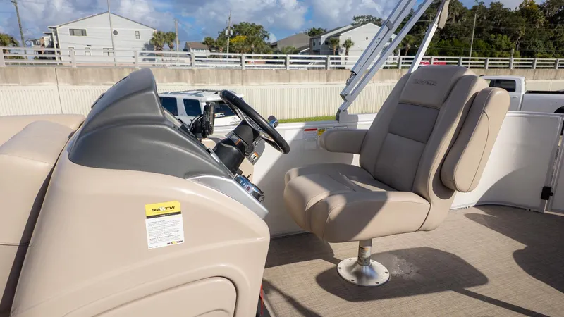 Slide: The Image of Ranger Reata Pontoon 200C 2018 - 15