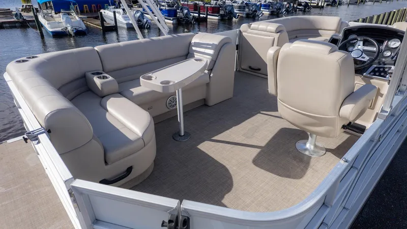 Slide: The Image of Ranger Reata Pontoon 200C 2018 - 5