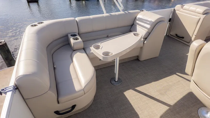 Slide: The Image of Ranger Reata Pontoon 200C 2018 - 6