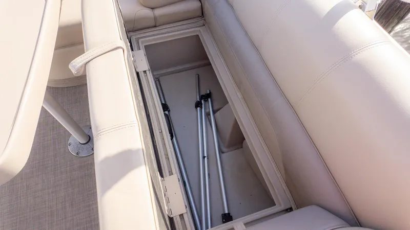 Slide: The Image of Ranger Reata Pontoon 200C 2018 - 9