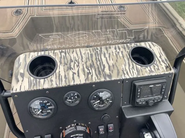 Slide: The Image of Thor 1900 Lake Hammer Center Console Elite 2026 - 34