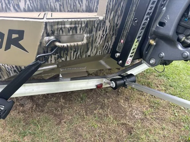 Slide: The Image of Thor 1900 Lake Hammer Center Console Elite 2026 - 9