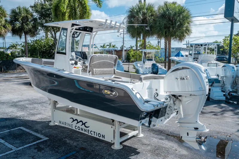 Slide: The Image of Sea Hunt Ultra 245 SE 2026 - 4