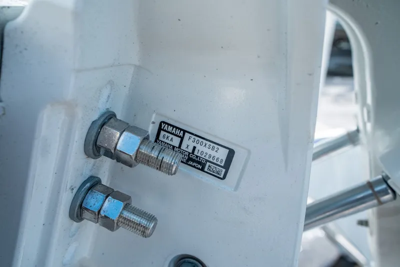 Slide: The Image of Sea Hunt Ultra 245 SE 2026 - 28