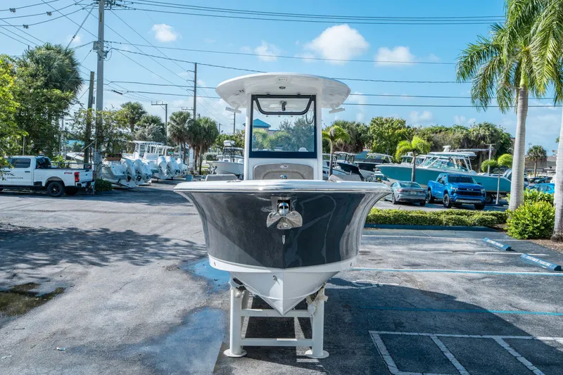 Slide: The Image of Sea Hunt Ultra 245 SE 2026 - 7