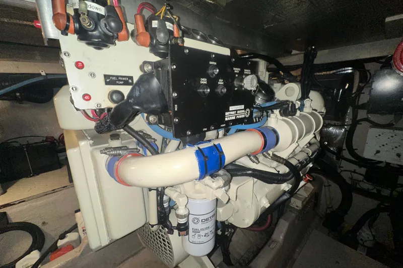 Slide: The Image of Engine room of a 1998 Sea Ray 500 Sundancer with Detroit Diesel marine engine. - 11