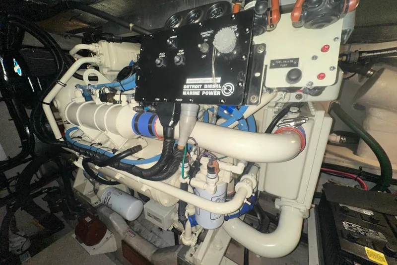 Slide: The Image of Engine room of 1998 Sea Ray 500 Sundancer with Detroit Diesel Marine Power. - 15