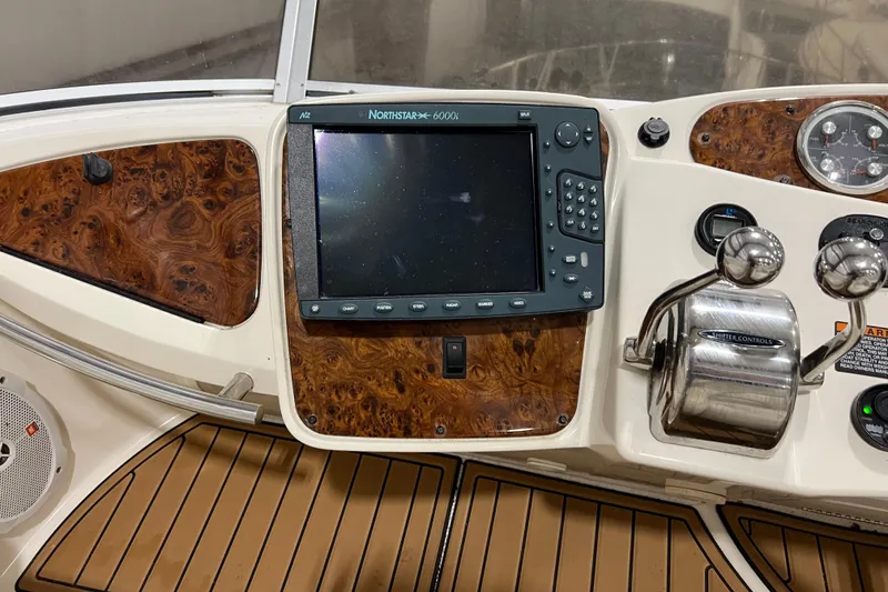 Slide: The Image of Dashboard of 2004 Meridian 408 Motoryacht with Northstar 6000i navigation system. - 9