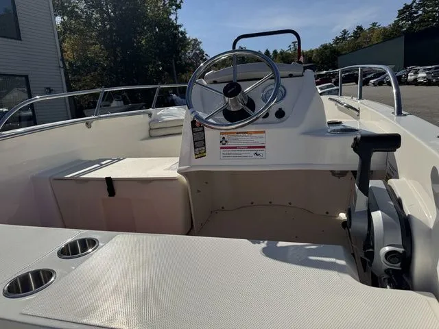Slide: The Image of Boston Whaler 160 SS 2026 - 11