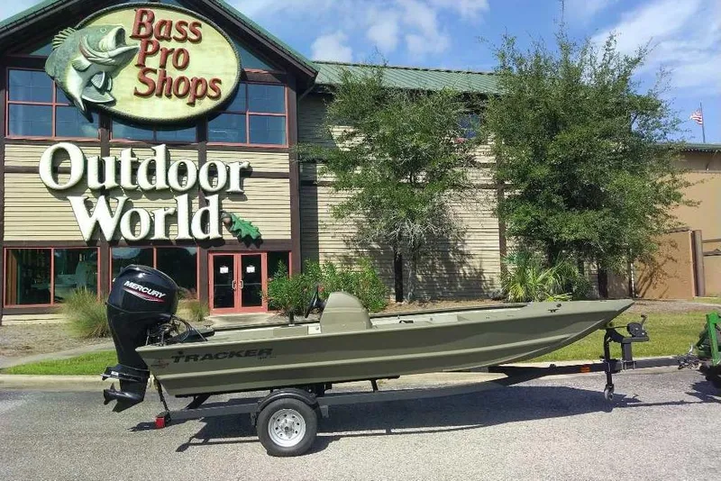 The Image of 2026 Tracker Grizzly 1648 SC boat outside Bass Pro Shops Outdoor World. - 0