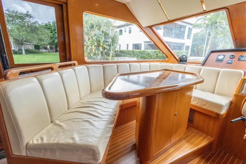 Slide: The Image of Luxurious interior of 2005 Ocean Alexander Raised Pilothouse Flybridge Sedan yacht. - 9