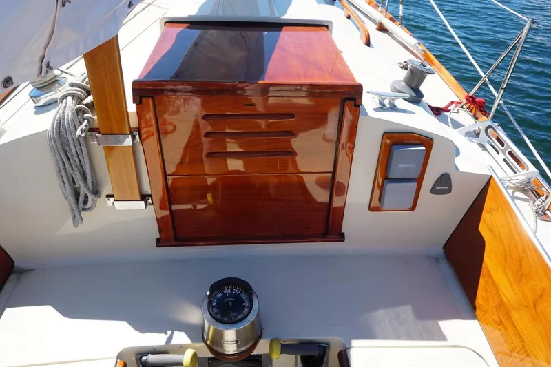 Slide: The Image of 1970 Hinckley Pilot 35 - 3