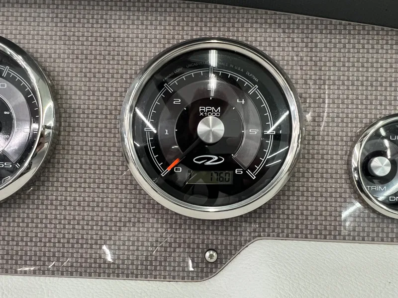 Slide: The Image of Regal 2300 Bowrider 2013 - 11